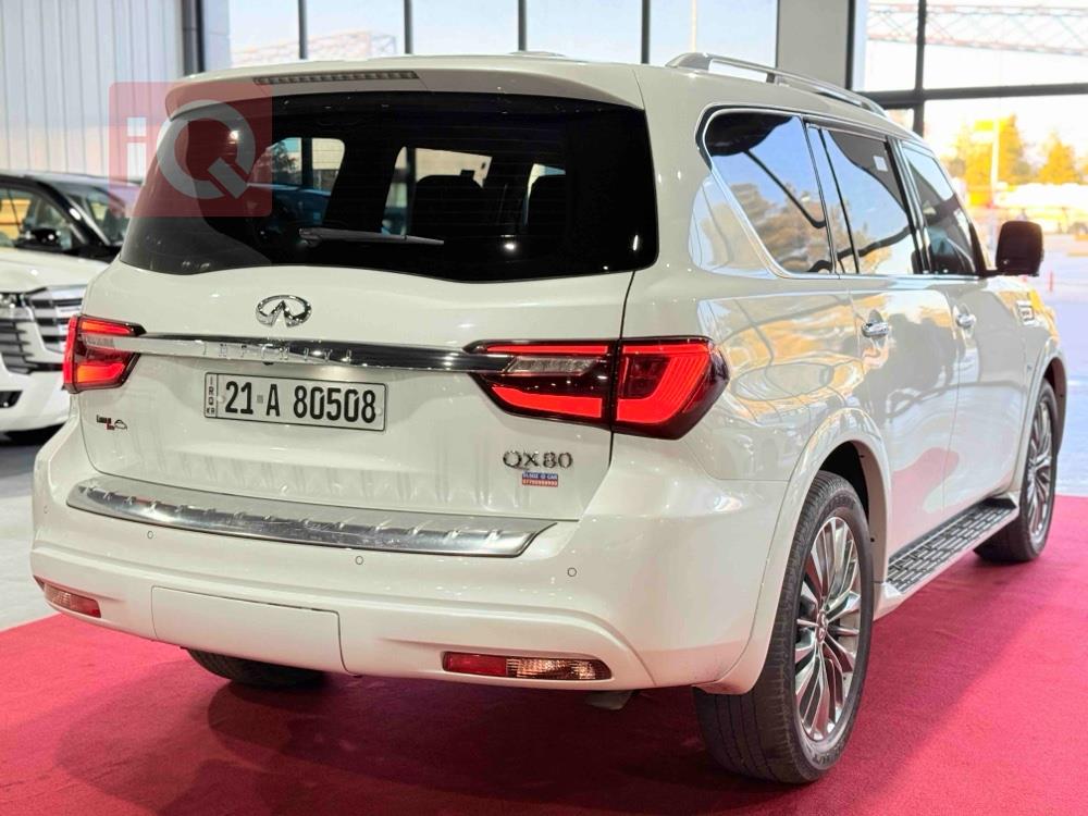 Infiniti QX80